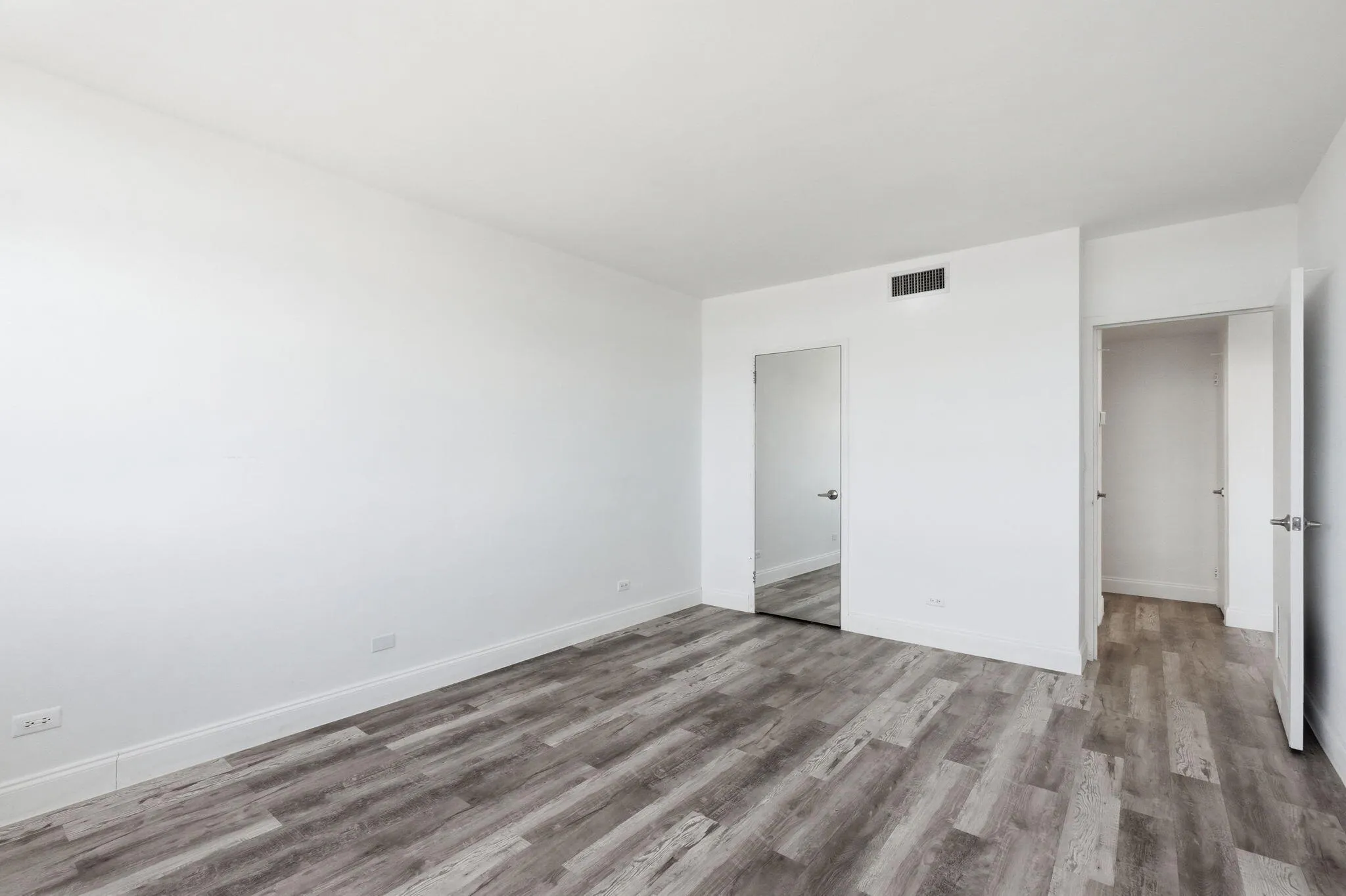 10-web-or-mls-2800_N_Flagler_Dr_Unit_410