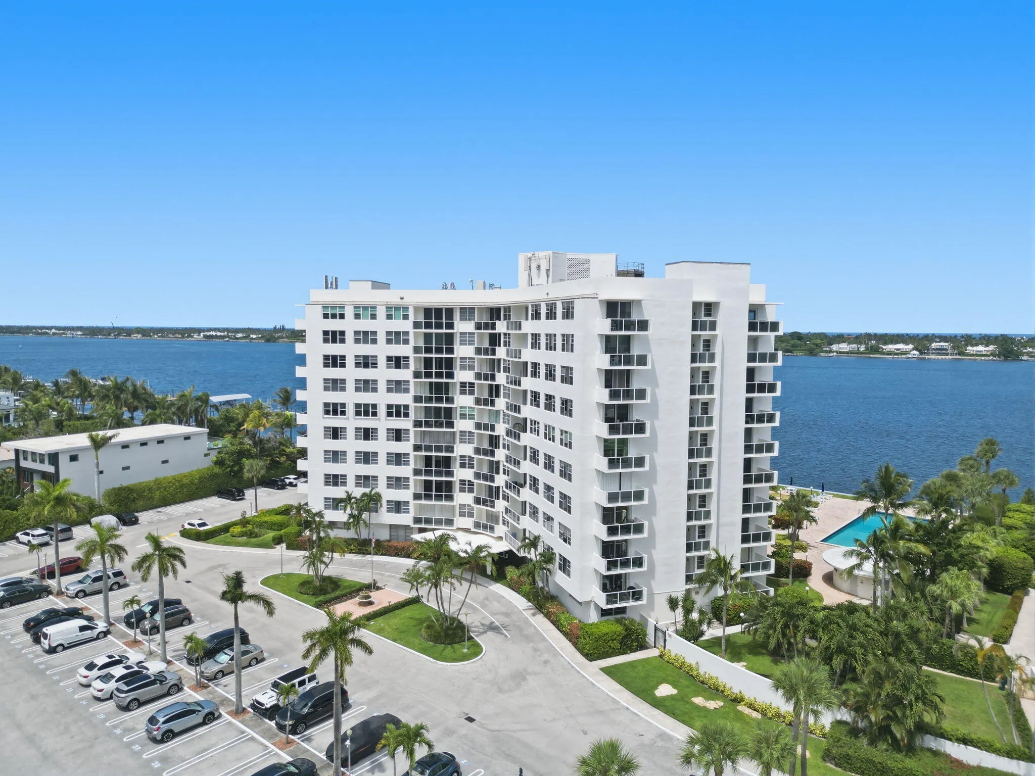43-web-or-mls-2800_N_Flagler_Dr_Unit_410