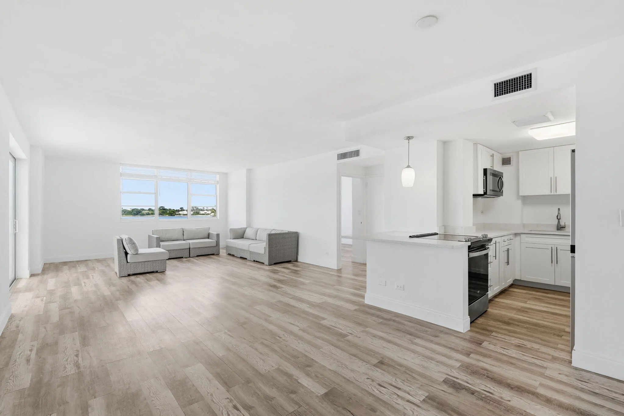 12-web-or-mls-2800_N_Flagler_Dr_Unit_410