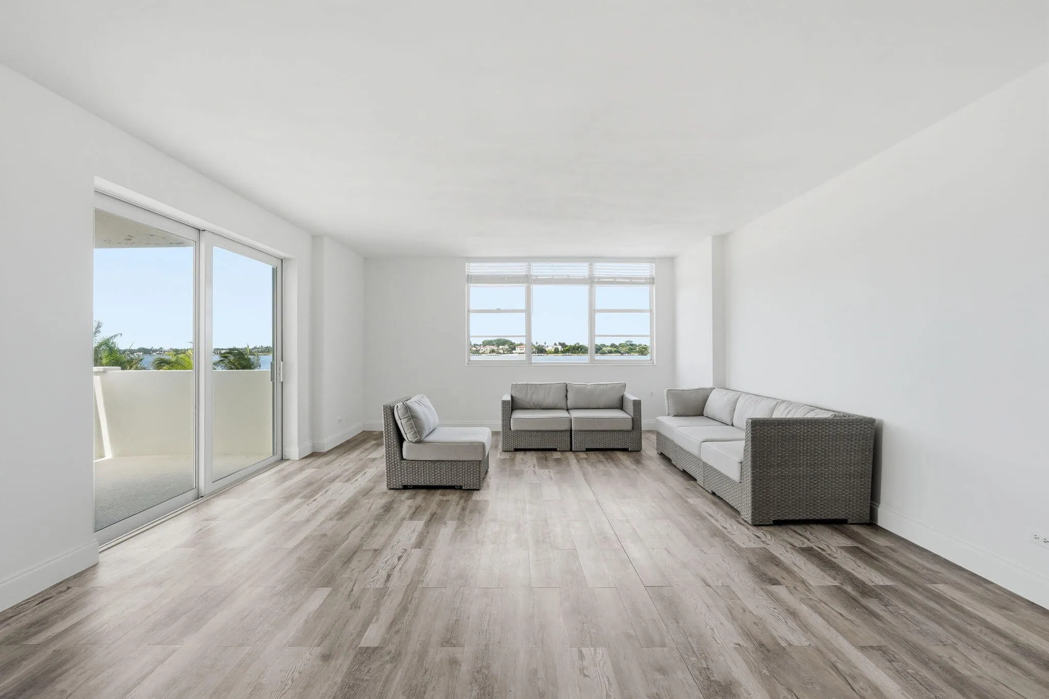 13-web-or-mls-2800_N_Flagler_Dr_Unit_410