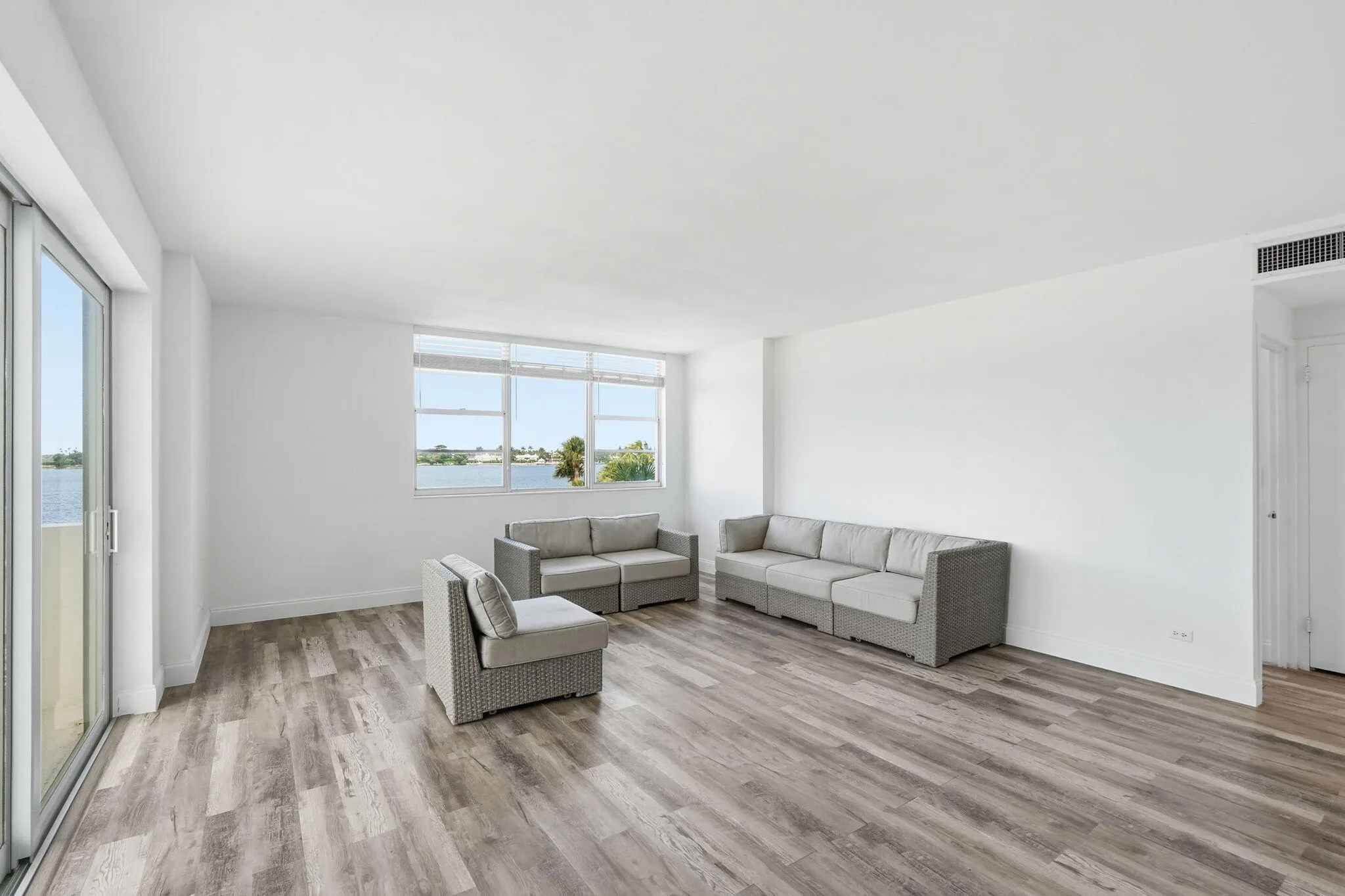 15-web-or-mls-2800_N_Flagler_Dr_Unit_410