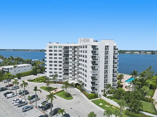 43-web-or-mls-2800_N_Flagler_Dr_Unit_410