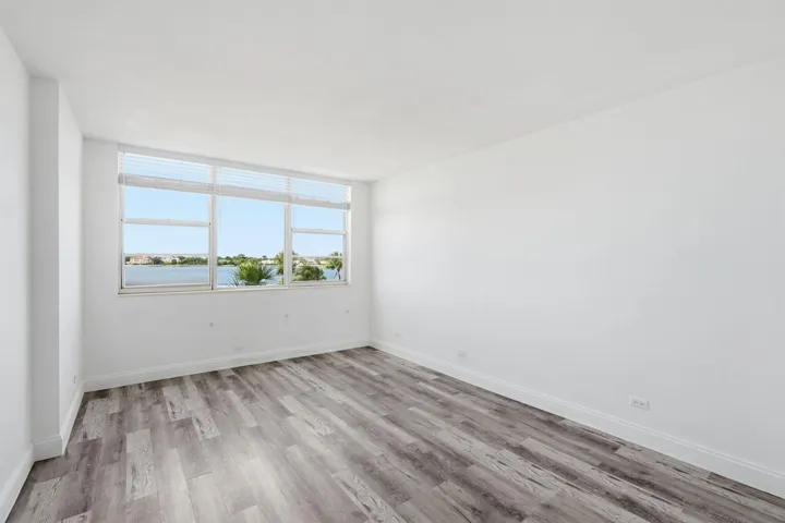 5-web-or-mls-2800_N_Flagler_Dr_Unit_410_