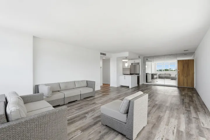 18-web-or-mls-2800_N_Flagler_Dr_Unit_410