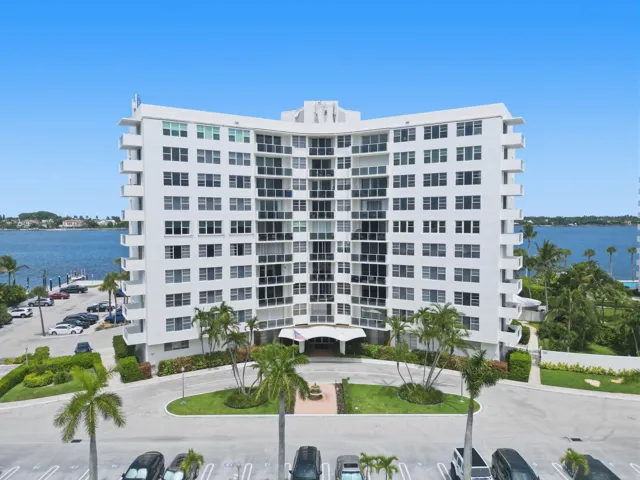 41-web-or-mls-2800_N_Flagler_Dr_Unit_410