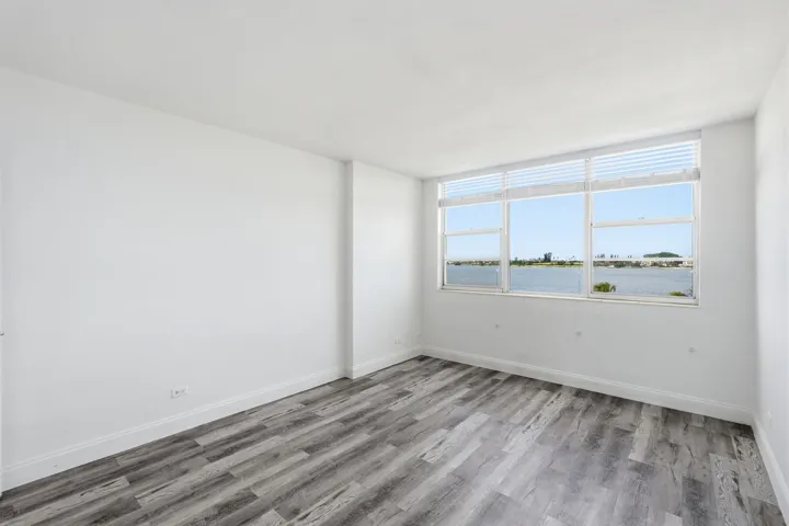 7-web-or-mls-2800_N_Flagler_Dr_Unit_410_