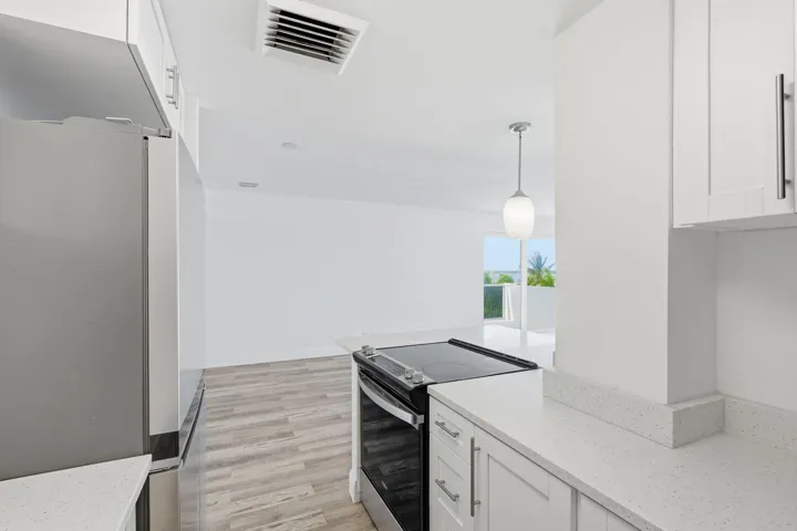 22-web-or-mls-2800_N_Flagler_Dr_Unit_410