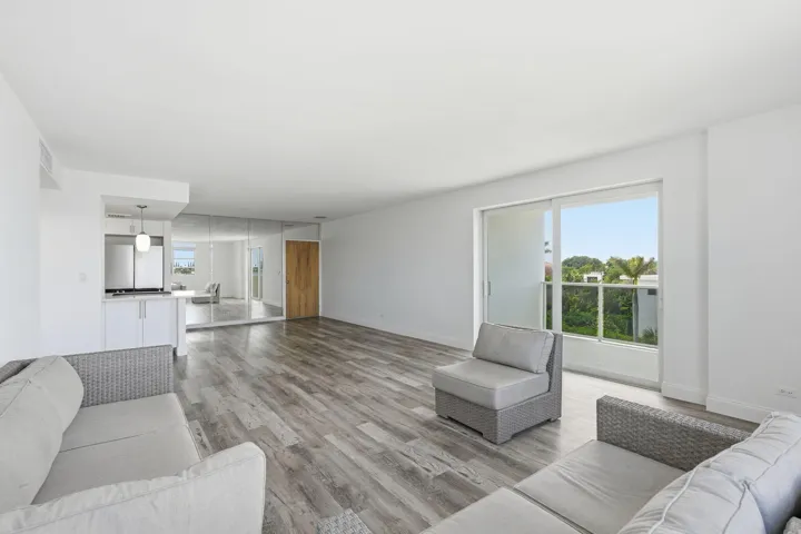 17-web-or-mls-2800_N_Flagler_Dr_Unit_410