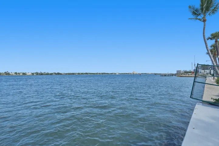 38-web-or-mls-2800_N_Flagler_Dr_Unit_410