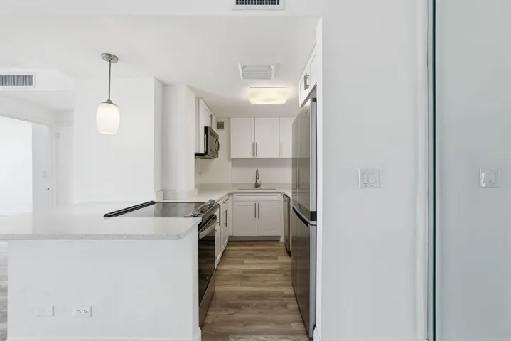 20-web-or-mls-2800_N_Flagler_Dr_Unit_410