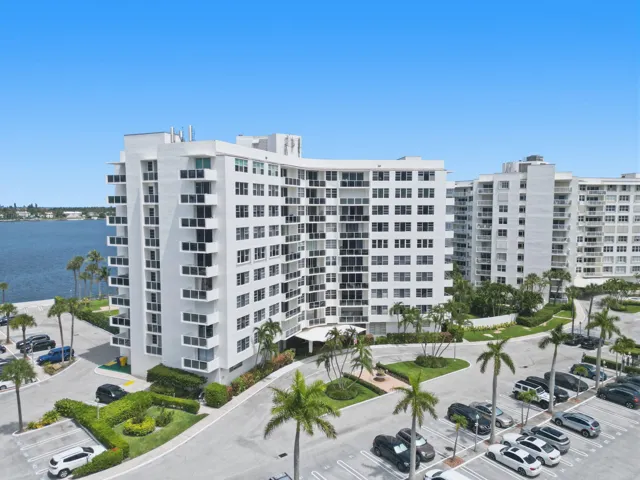 42-web-or-mls-2800_N_Flagler_Dr_Unit_410