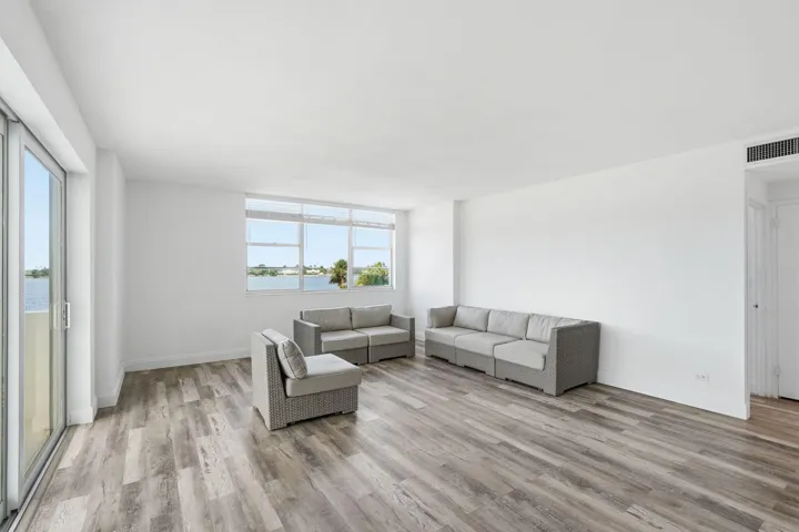 15-web-or-mls-2800_N_Flagler_Dr_Unit_410