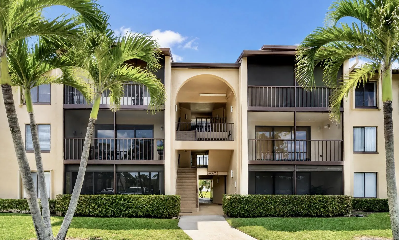 627 Sea Pine Way