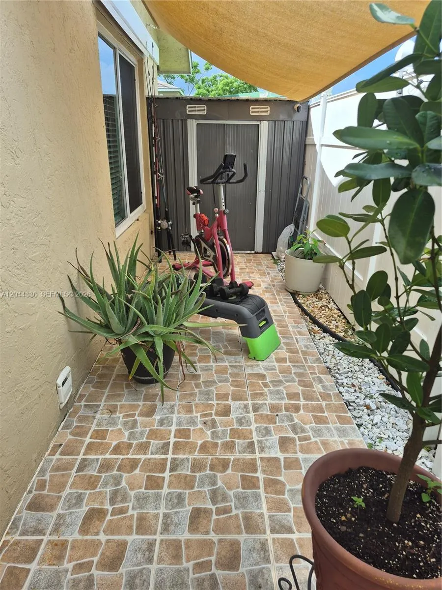 Photo 21