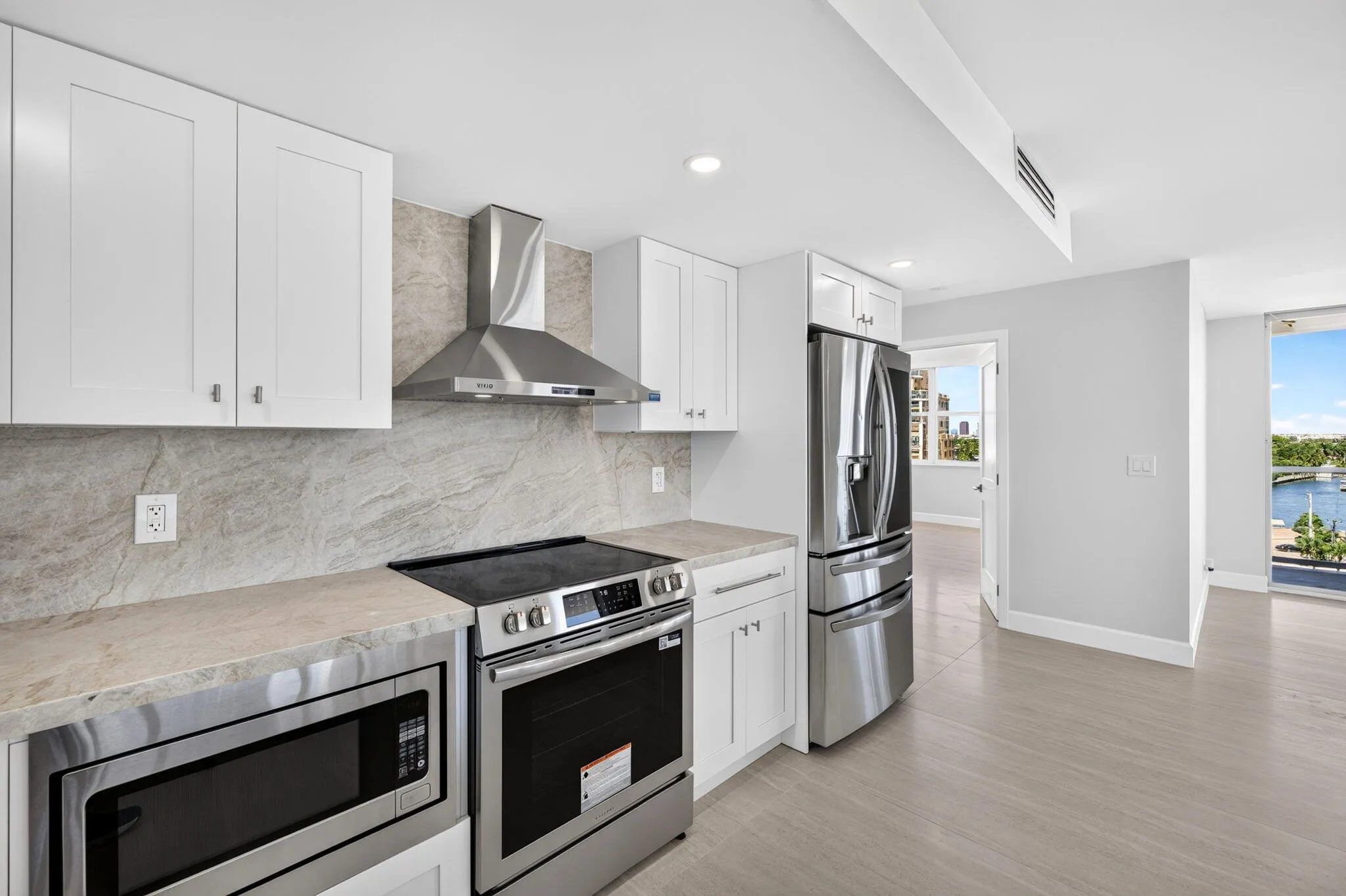 Gourmet kitchen