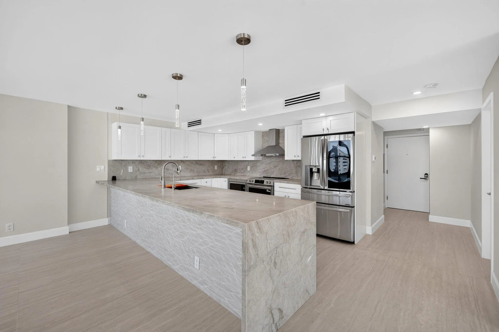 Brand new renovation throughout!