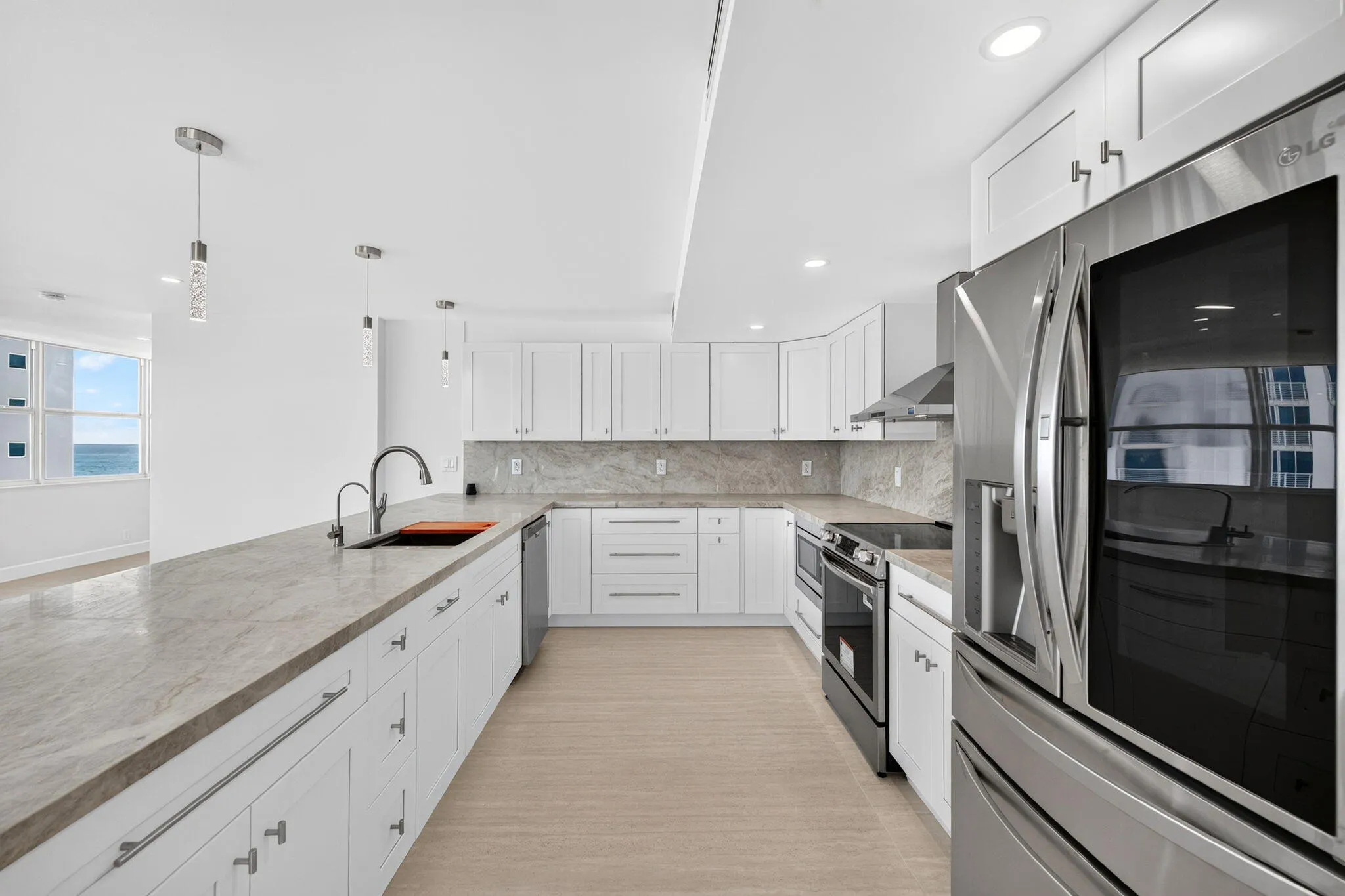 Gourmet kitchen