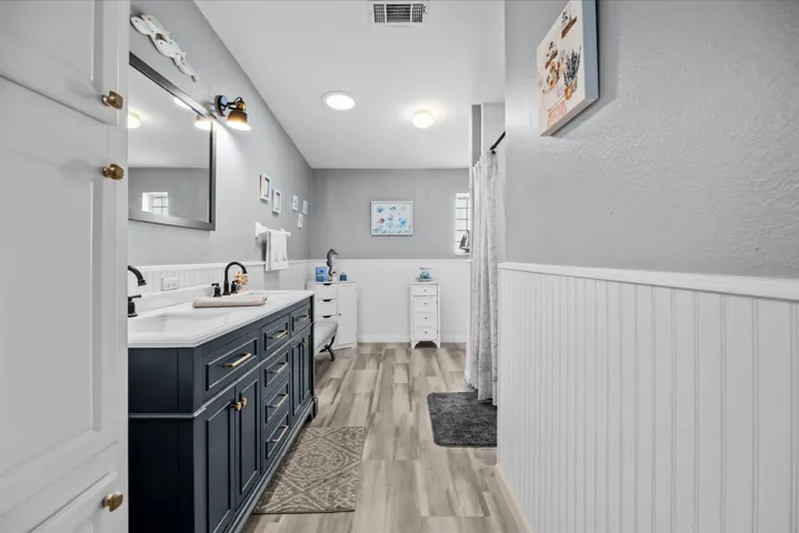 Primary Bath w/ dual sinks