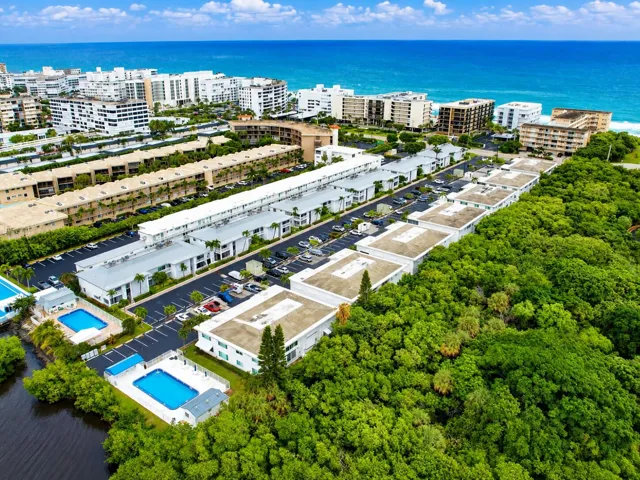 South Palm Beach Villas