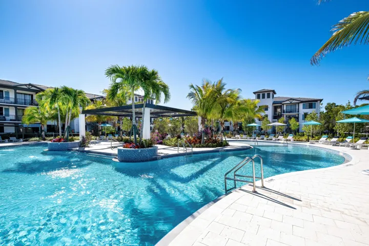 001-33-Pool-Area
