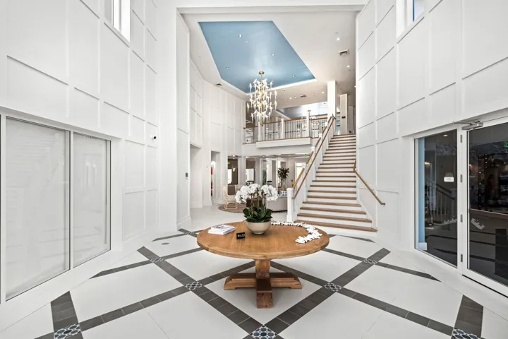 002-Lobby