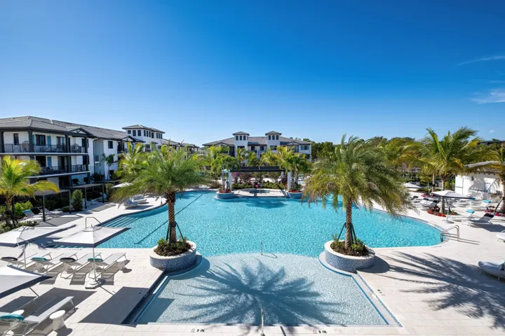 042-Pool-Area