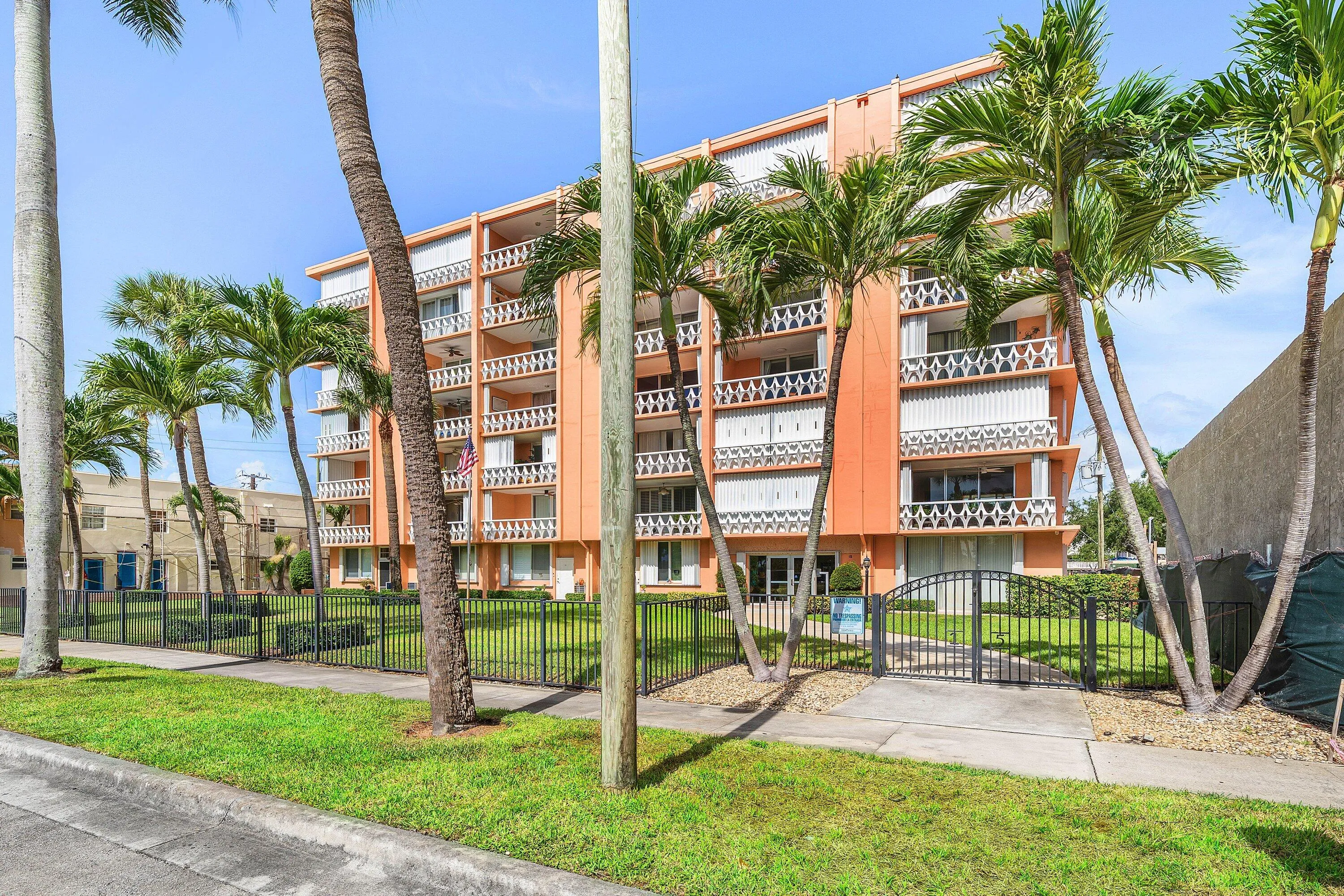 15 south Golfview rd