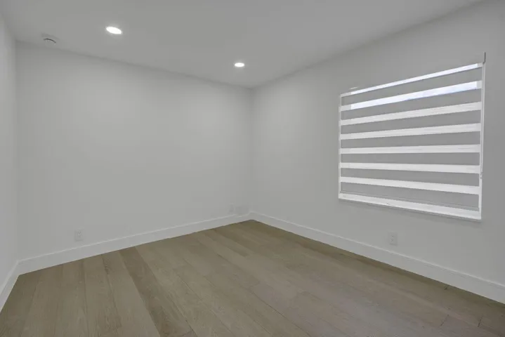 Bedroom 2 (Upstairs)