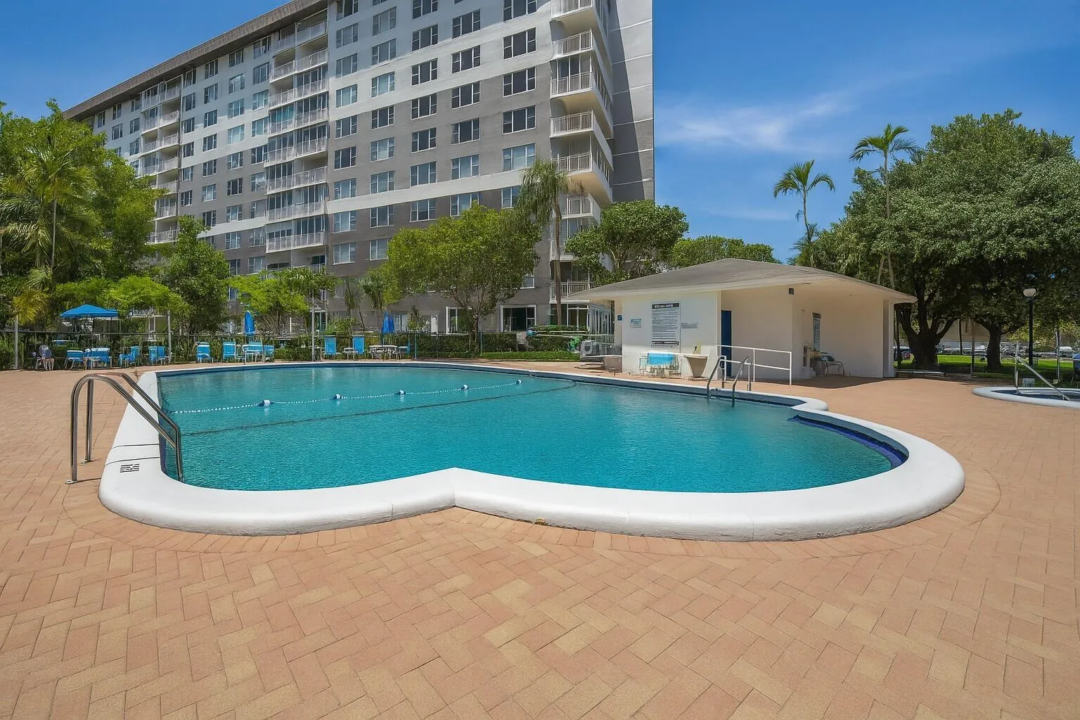 3850 Washington pool