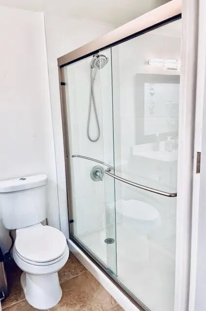 3850 215 master shower