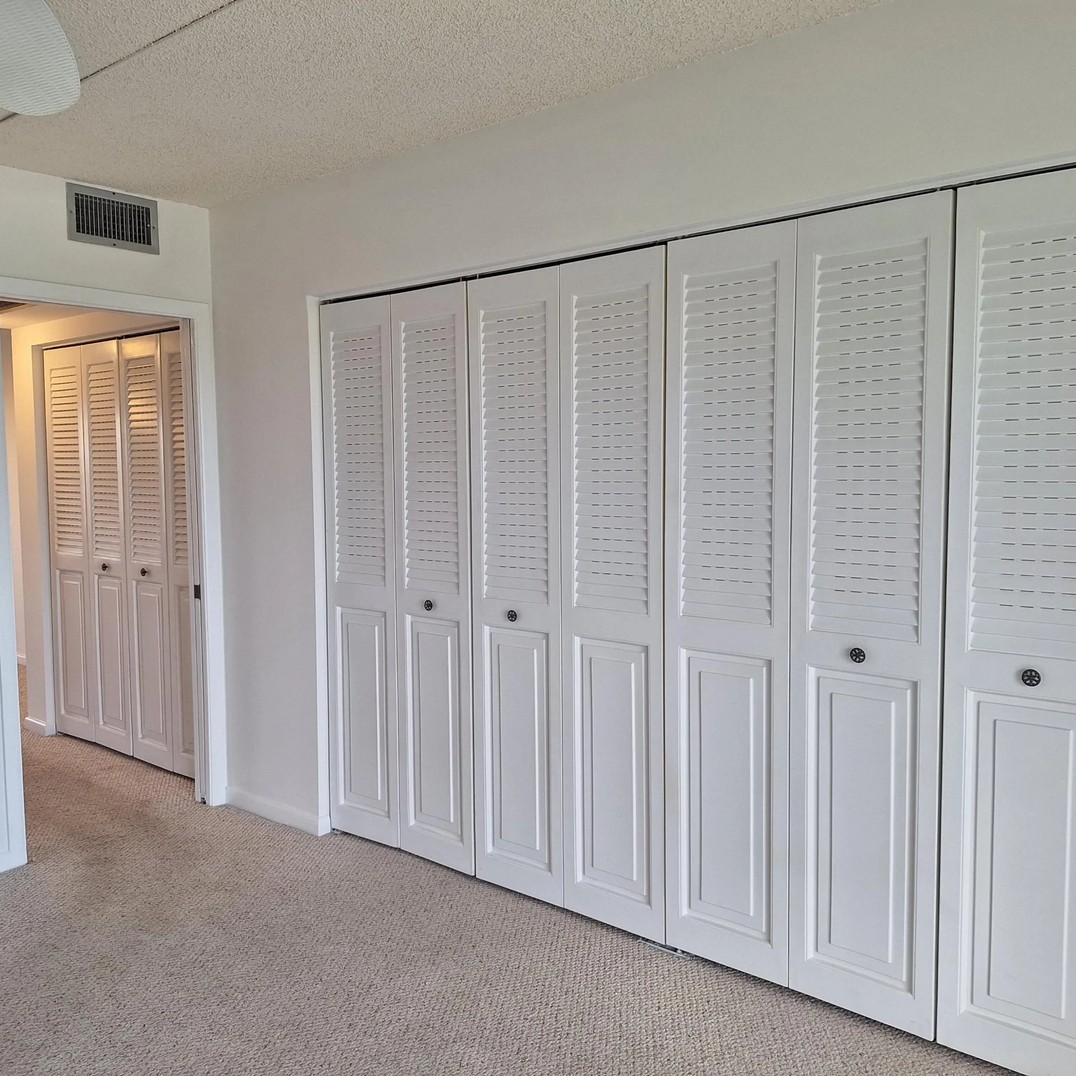 wall to wall bedroom closets