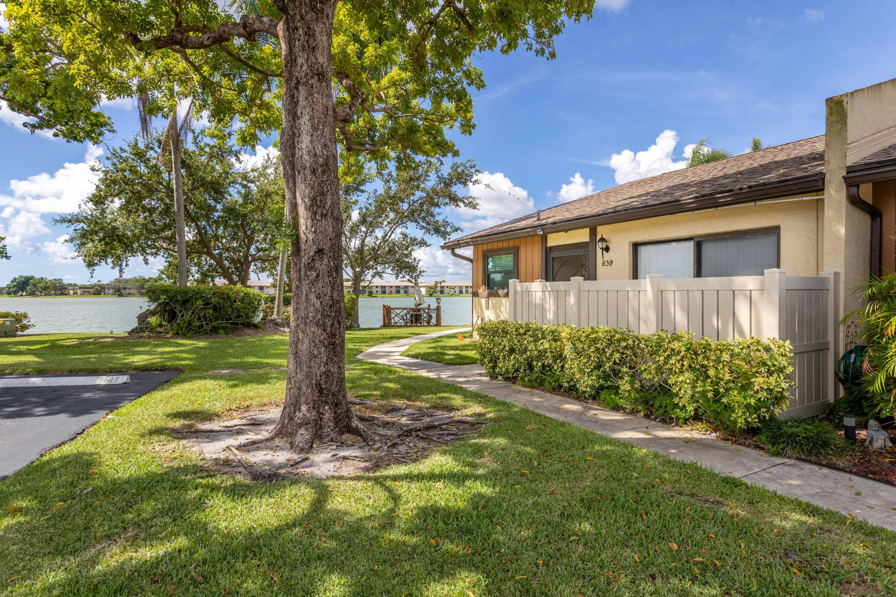 Lake Villa Exterior