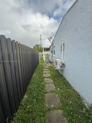 Photo 32