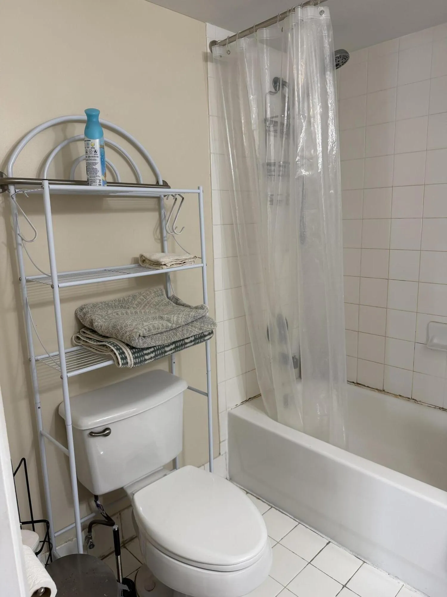 7840 SONOMA APT 204 BATHROOM 1