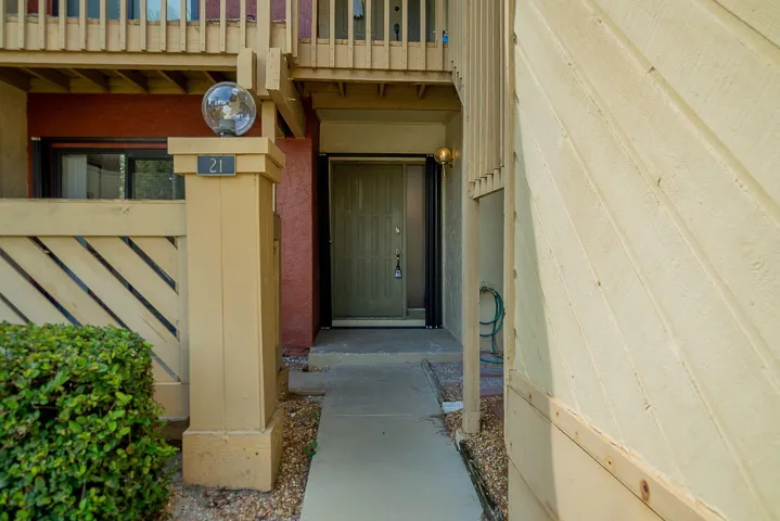 Entrance closer