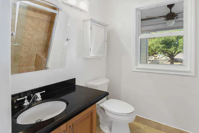 main bedroom bath with shower