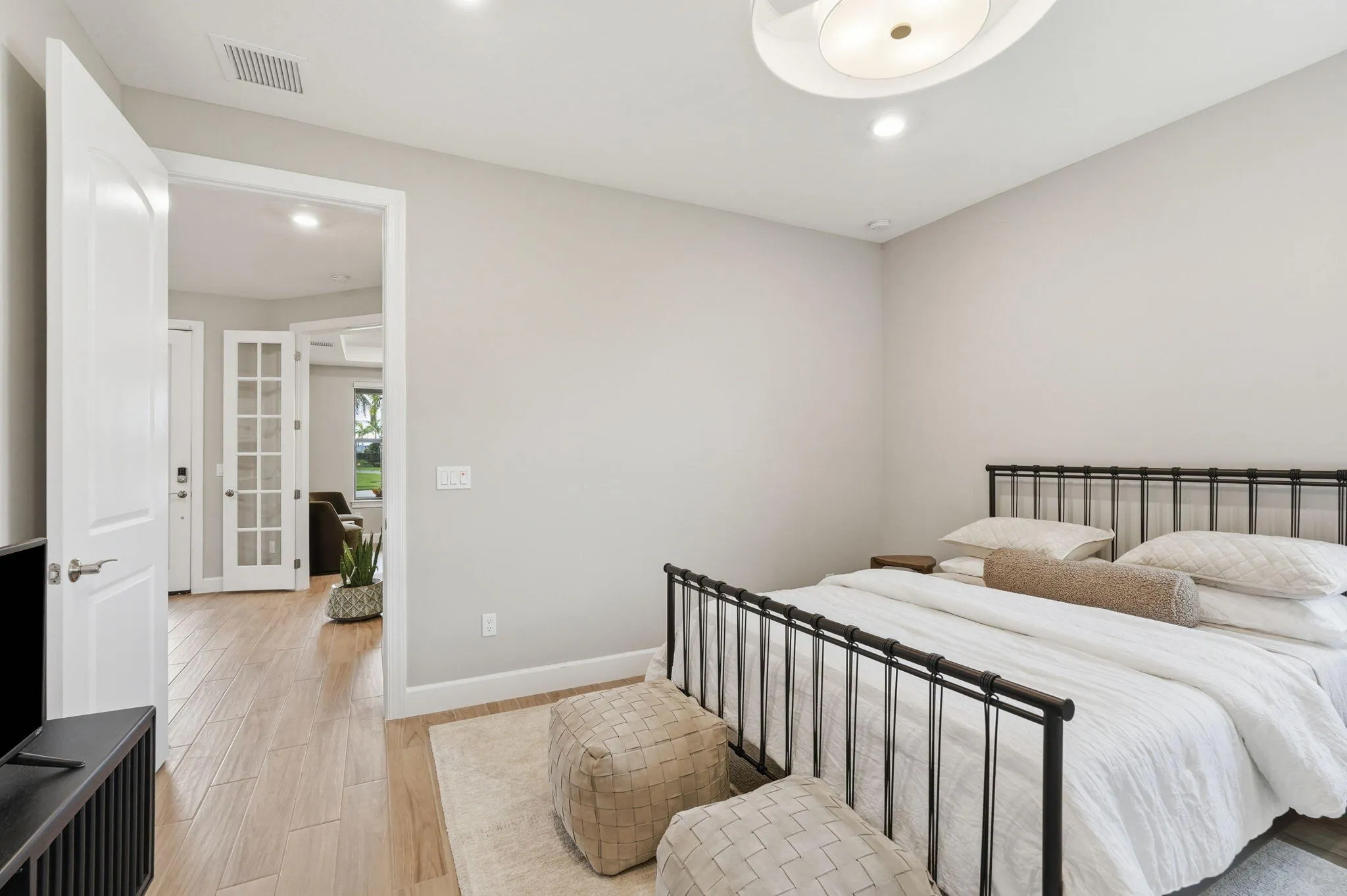 11-web-or-mls-208_Sonoma_Isles_Circle_01