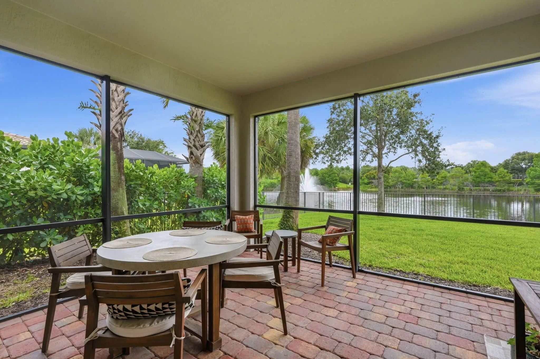 50-web-or-mls-208_Sonoma_Isles_Circle_05