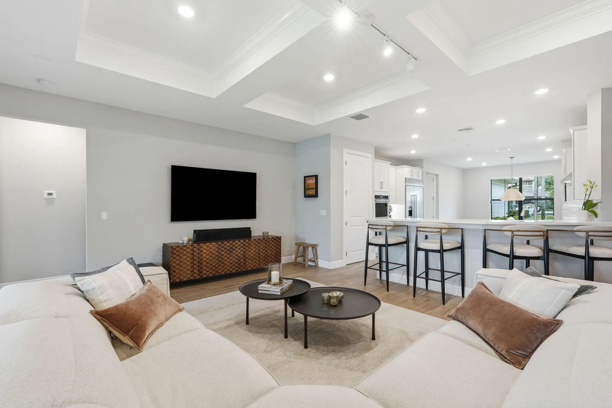 42-web-or-mls-208_Sonoma_Isles_Circle_04