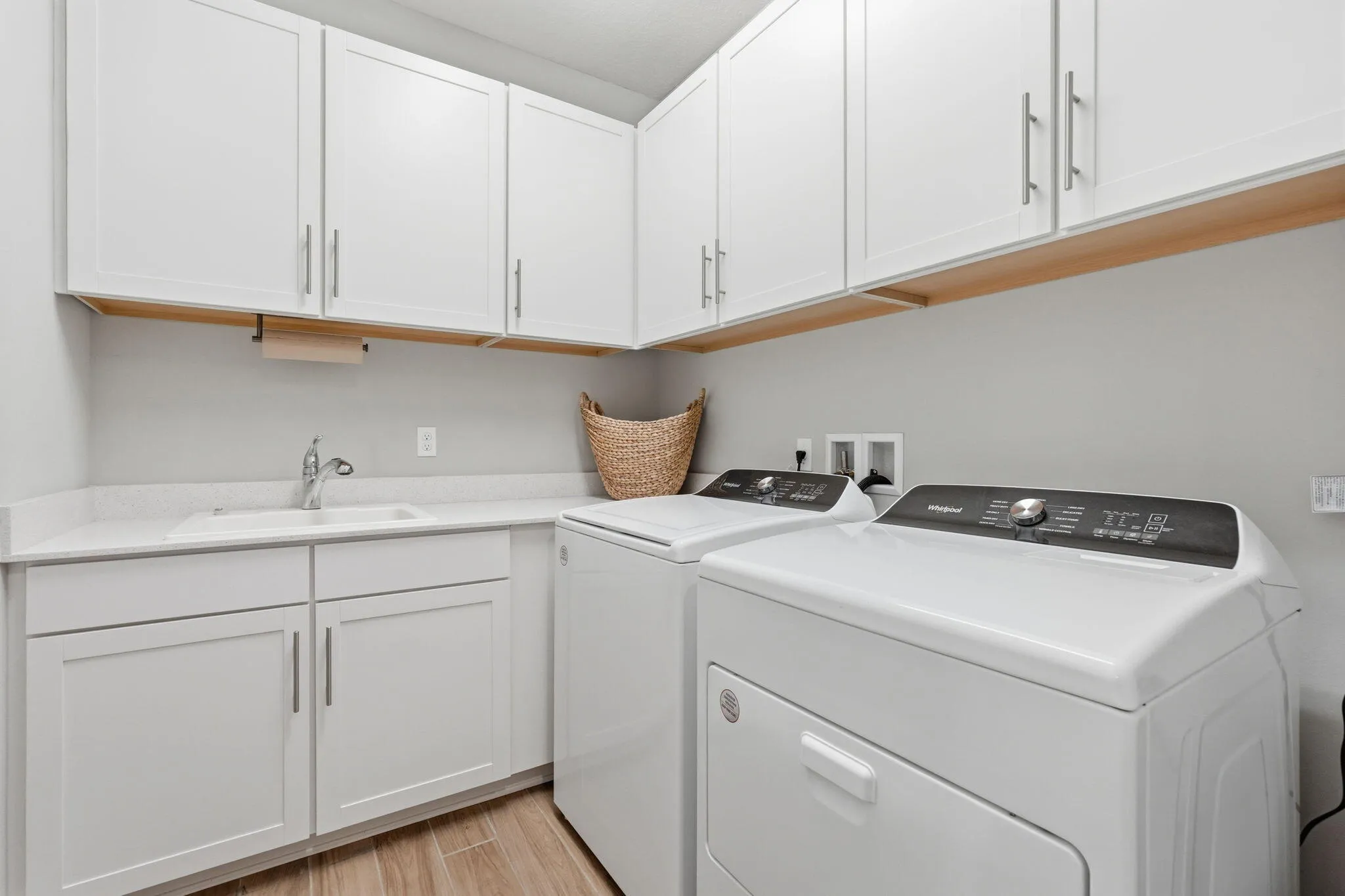 18-web-or-mls-208_Sonoma_Isles_Circle_01