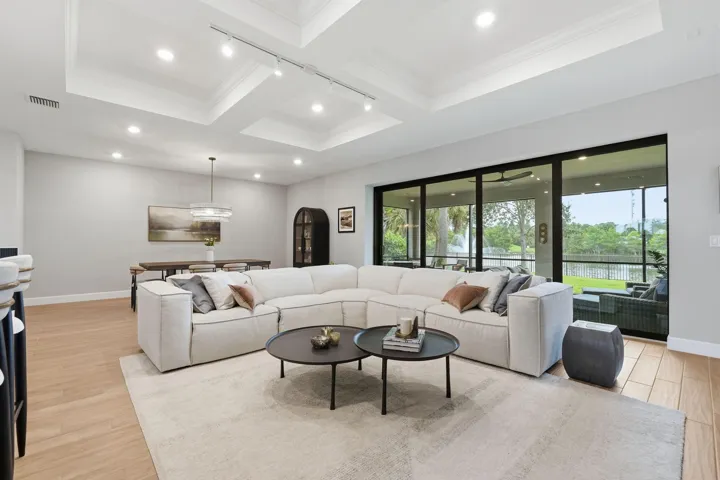 44-web-or-mls-208_Sonoma_Isles_Circle_04