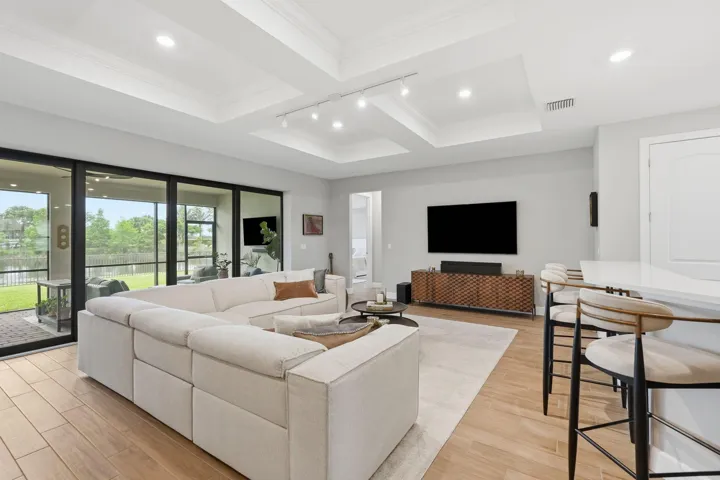 40-web-or-mls-208_Sonoma_Isles_Circle_04