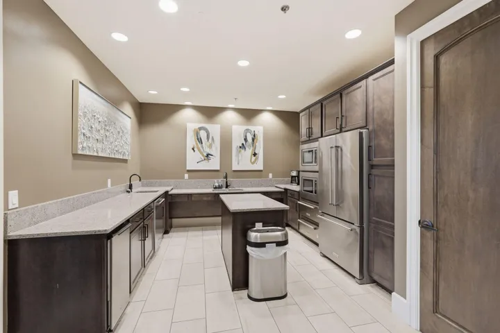 67-web-or-mls-208_Sonoma_Isles_Circle_06