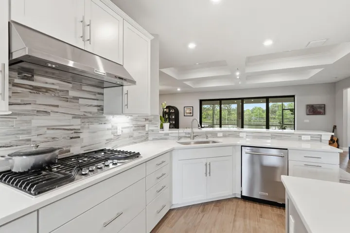 38-web-or-mls-208_Sonoma_Isles_Circle_03