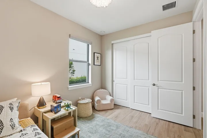 16-web-or-mls-208_Sonoma_Isles_Circle_01