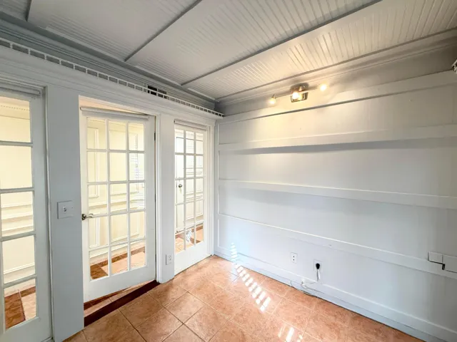 flex room with French door
