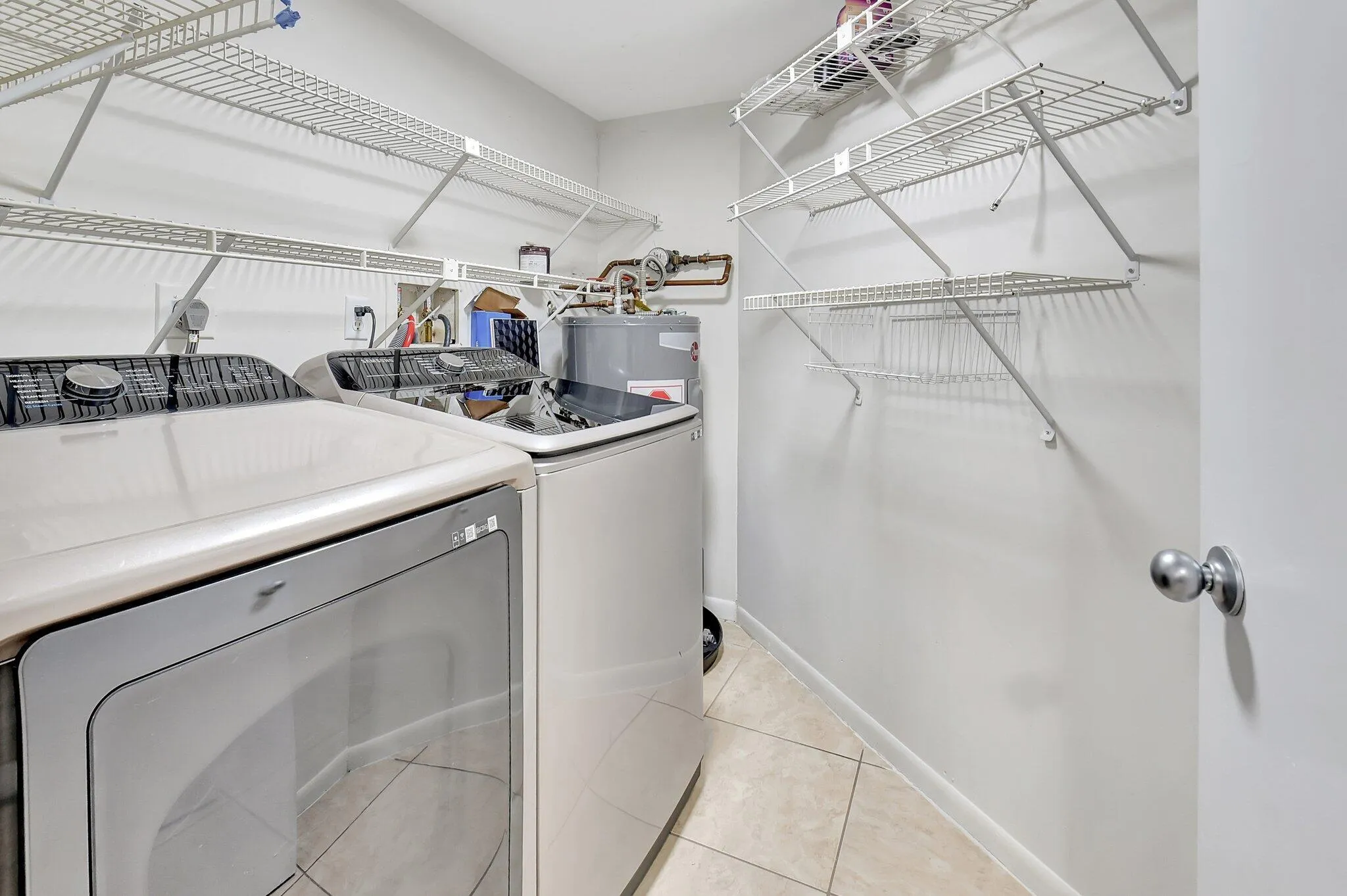 820 LAVERS CIRCEL #G402
