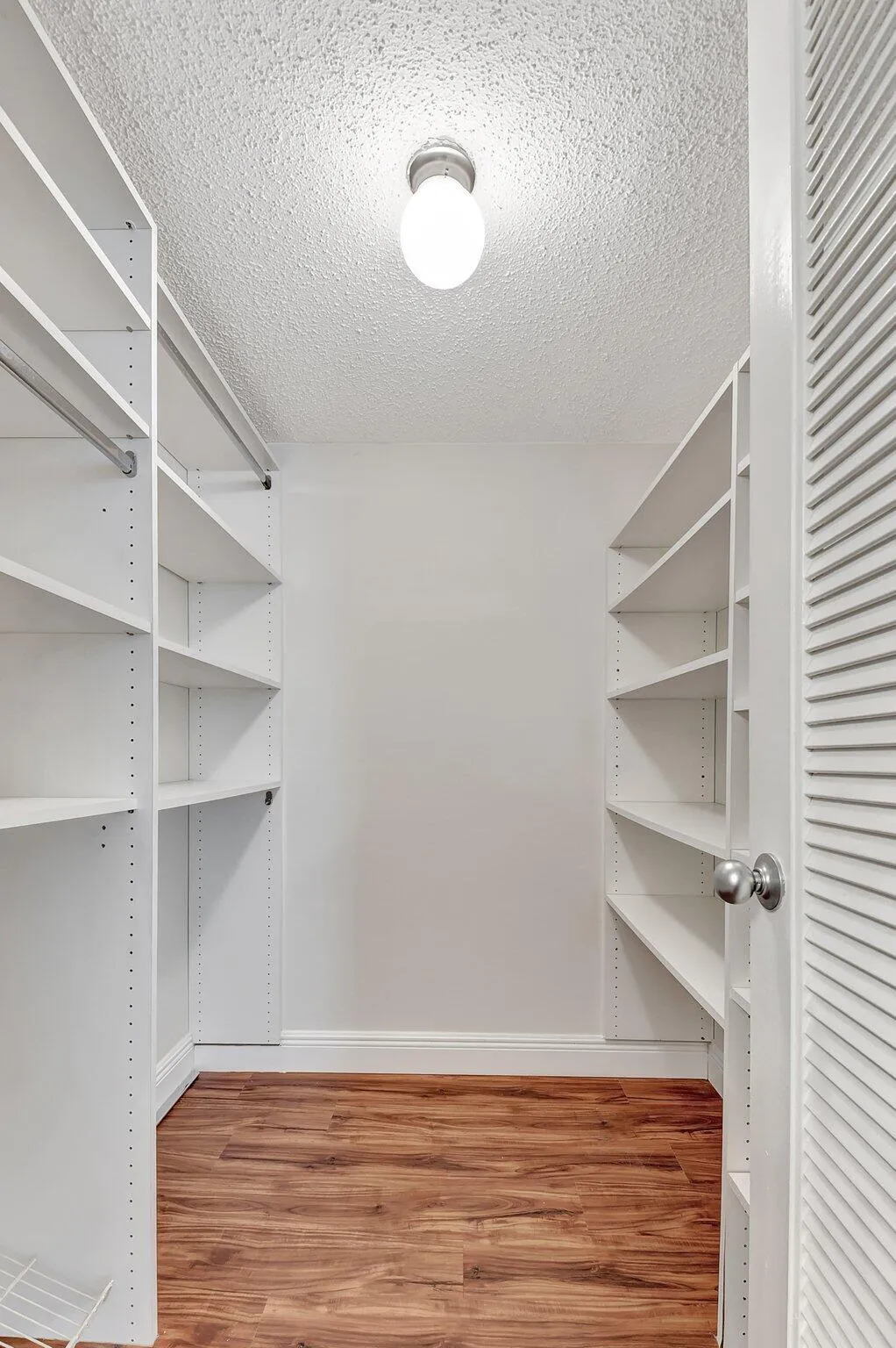 820 LAVERS CIRCEL #G402