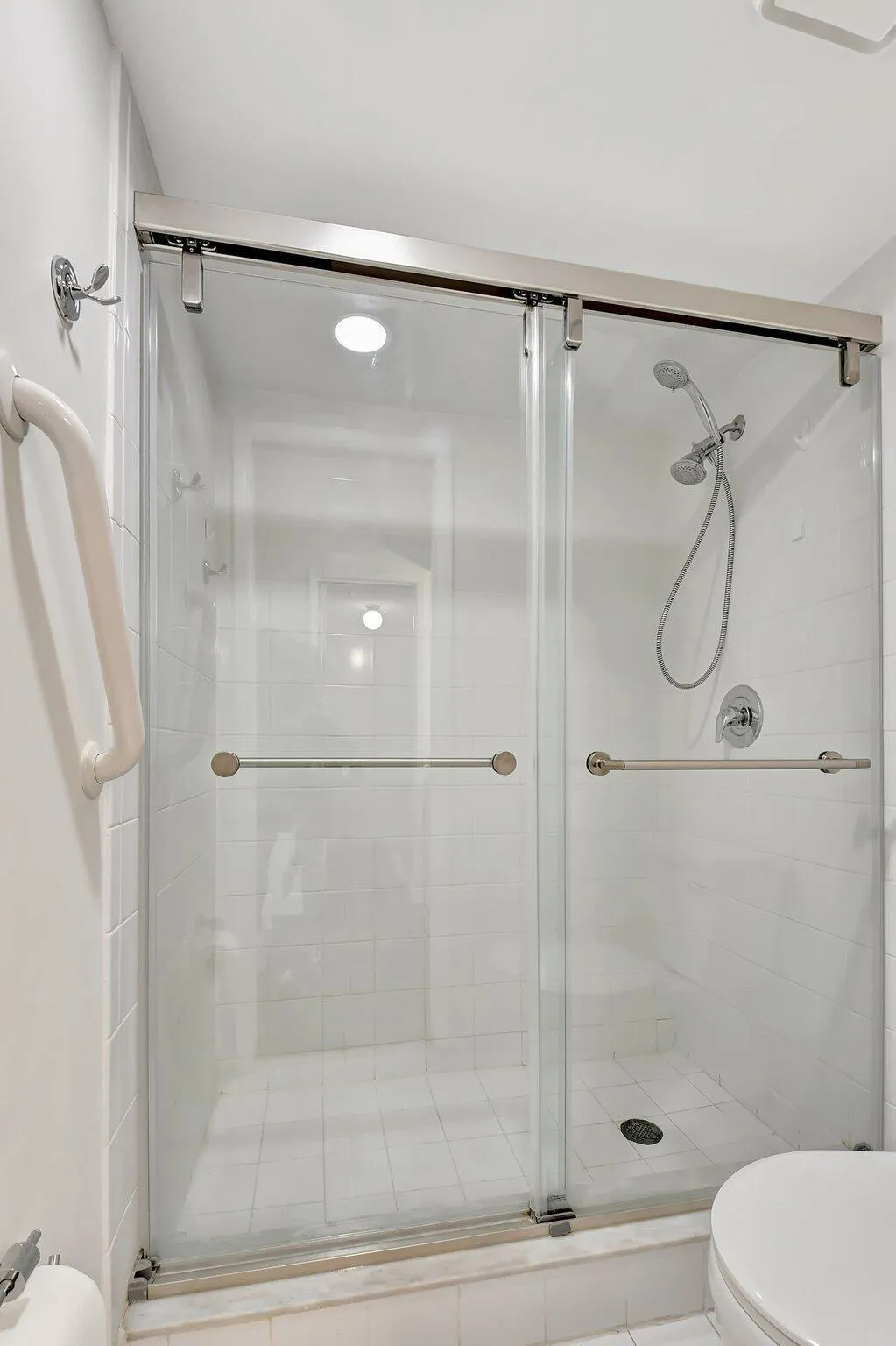 820 LAVERS CIRCEL #G402