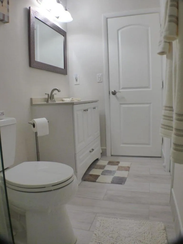 Main bathroom